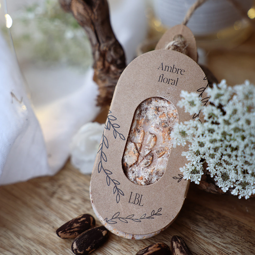 Suspension végétale artisanale parfumée Ambre Floral LBL pour parfumer penderie et dressing